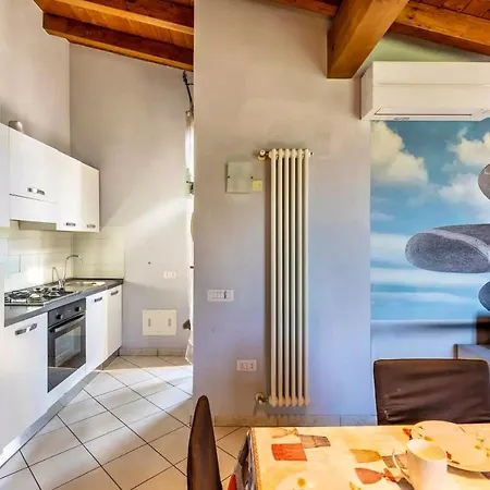 Apartment Elegant In 75 M² With Balcony Verona