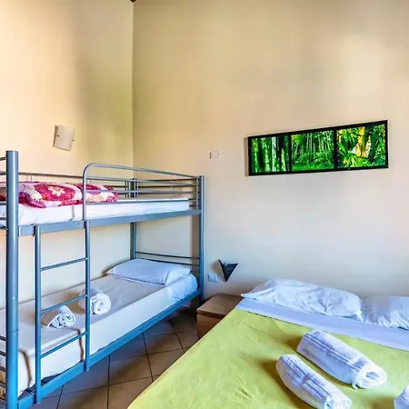Elegant In 75 M² With Balcony