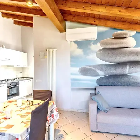 Elegant In 75 M² With Balcony Apartment Verona