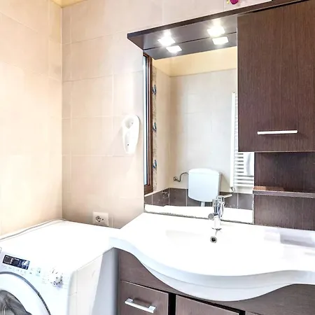 Apartment Elegant In 75 M² With Balcony